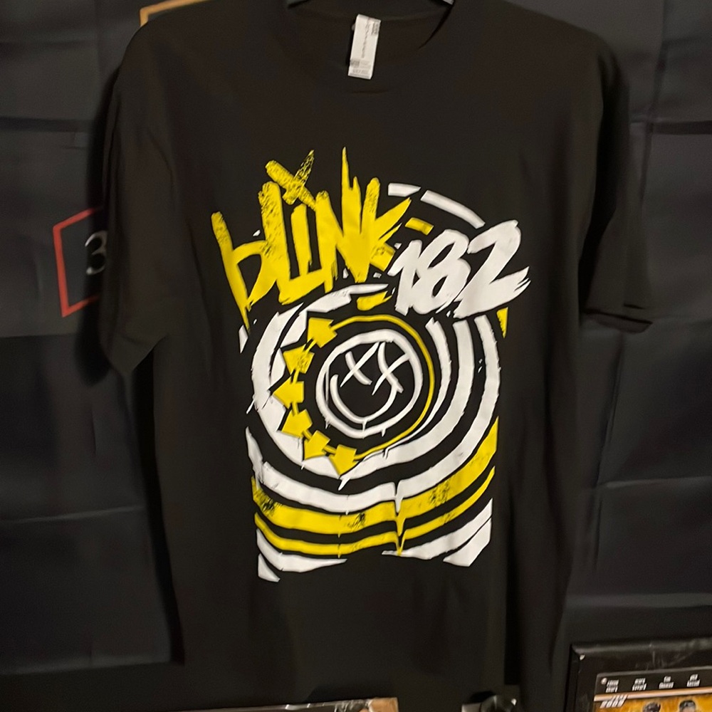 Blink 182 medium t shirt